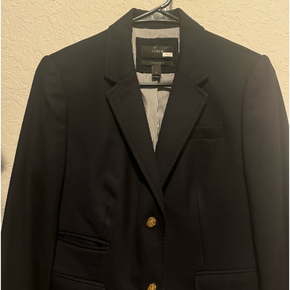 Like new J. Crew Navy Blue Schoolboy Blazer Size 6